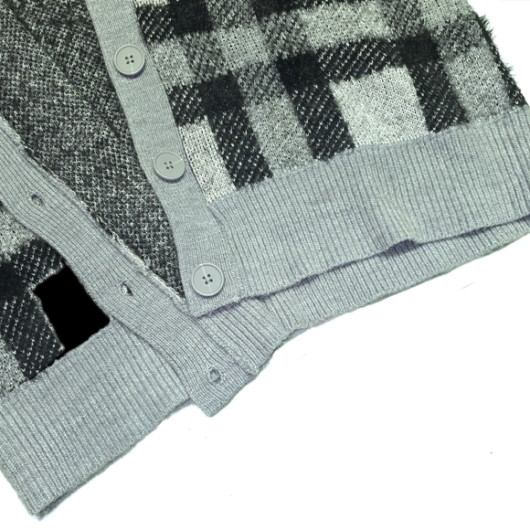 🔵Time & Tru Black Grey Plaid Eyelash Patterened Print Button Up Cardigan Large - Picture 5 of 10